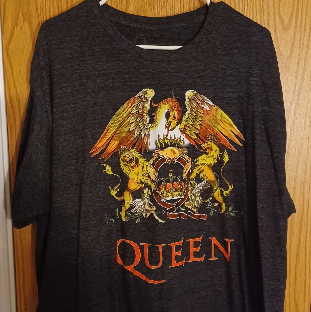 Queen t-shirt